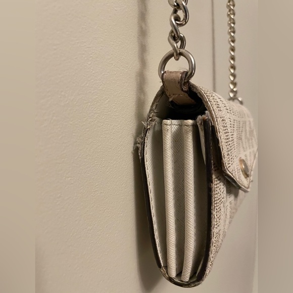 ✨ Michael Kors Crossbody 👛 - Picture 2 of 14